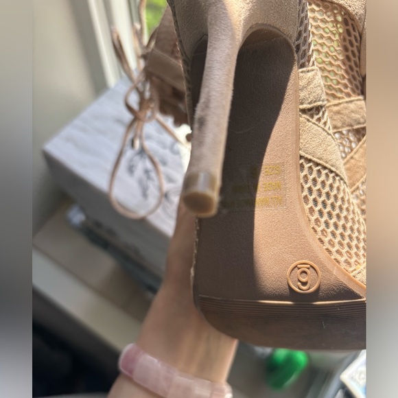 Fashion Nova fashion heels - Picture 5 of 8